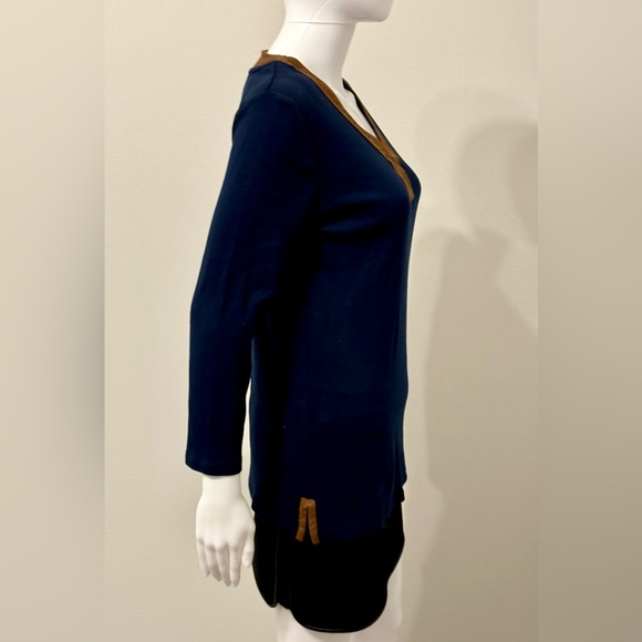 Lauren Ralph Lauren Size M. Blue cotton V-neck sweater with suede trim. Like new - Picture 4 of 13